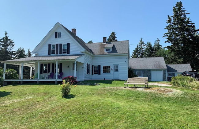 Geary House at Fifield Point - Photo 1
