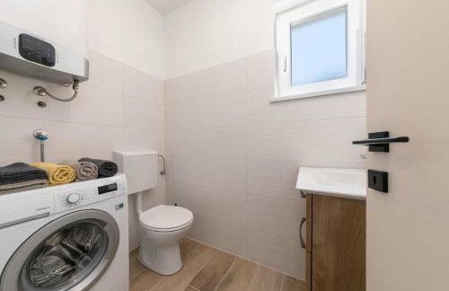 Casa Dorella in peaceful location with a sea view - Photo 11