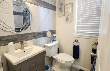 Neat Retreat-Comfortable & Cozy 2 BR,Close to all! - Foto 16