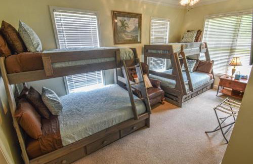 Waterfront Home with Spacious Outdoor Deck Boat Slip - Foto 16