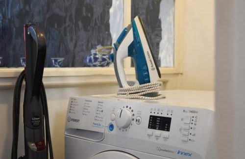 Alverstoke Manor - family home with pool table - Photo 30