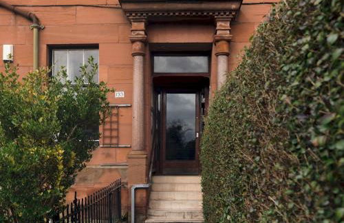 Beautiful, traditional 2 bed flat w free parking - Pass the Keys - Photo 50