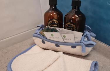 Monolocale con giardino privato, 1 minuto dal mare - Foto 16