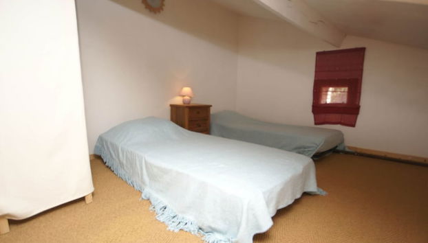 Lovely House With Grass Garden, Shared Swimmingpool, Next to the River Ardeche - Foto 4, Habitación