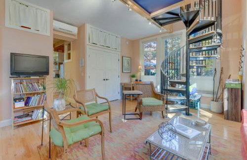 French Broad River Access Whimsical Gem with Deck - Foto 6