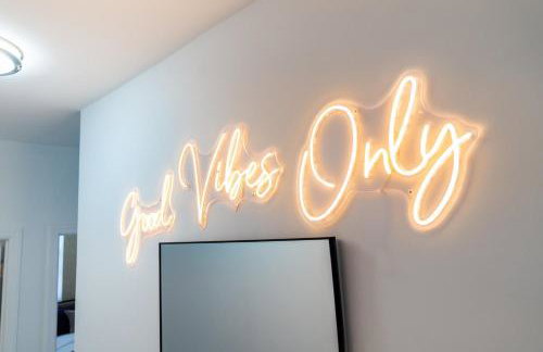 Style & Comfort 3 Rooms 15 min from NYC - Foto 1