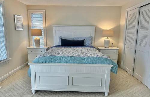 Spacious Oceanfront 3BR Condo with Private Beach in Ideal Hyannis Location - Photo 3