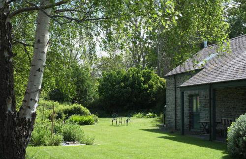 Pretty barn conversion in seaside village - Photo 2