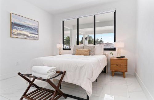 April Sale! 4 BR - Private Pool, Grill, Soaking Tub, Near Coral Gables & MIA Airport - Photo 19