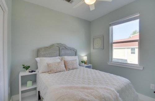 Sunny Waveland Home Rental with Pool Walk to Beach! - Foto 20