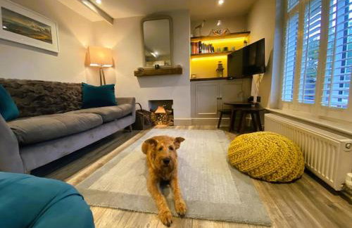 Beautiful Immaculate Aldeburgh cottage, free parking, sunny outdoor space, dog friendly - perfect for Spring seaside escapes - Foto 2