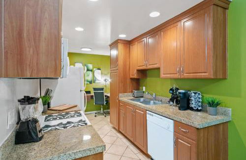 Beverly Hills Gem 1 BR Apt with Parking 218 - Photo 6