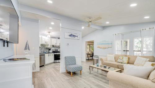 Golf and Pool Access Home with Yard in Lady Lake - Foto 1