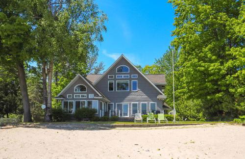 Getaway on Crystal Clear Lake Main and Guest House! - Foto 41