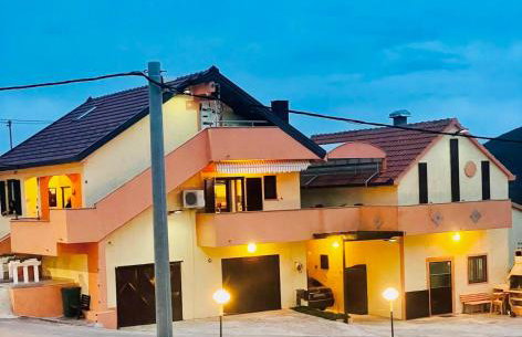 Holiday Home Three Sisters with Swimming Pool & Jacuzzi - Photo 48