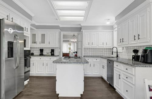 Home for summer with pool, pool table, outdoor kitchen,patio and balcony - Foto 49