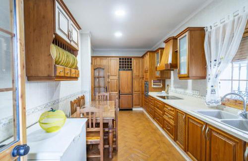 Cubo's Casa El Rodeo & Private Pool - Photo 23