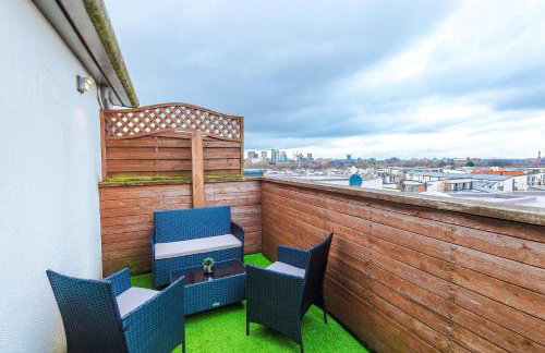 Stylish Penthouse, Free Parking, Pool Table, PS4 - Foto 6