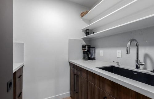 3BR Retreat with Heated Pool, BBQ and Mountain Views - Foto 43