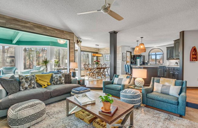 Bright Airy Waterfront Home Dog Friendly - Foto 1