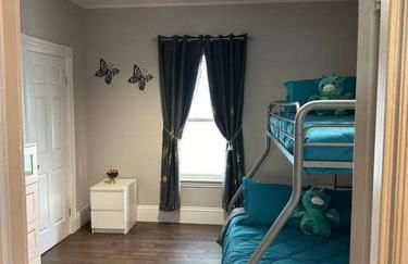 Spacious and Cozy- near T-station-Quiet Neighborhood! - Foto 7