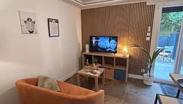 La terrasse abritée et son spa - Photo 3