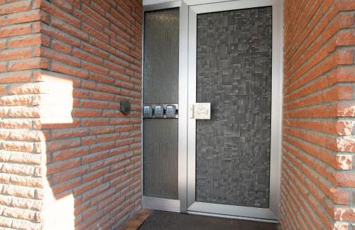 Tolstov House - Freistehendes 9 Zimmer Haus mit großem Garten - Photo 47