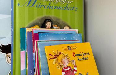 Mittendrin, zentrale & gemütliche Stadtwohnung - Photo 4