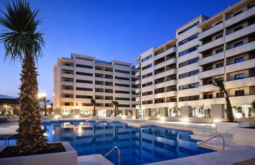 Litoral Beach Málaga 2 Dormitorios Piscina y Playa - Photo 1