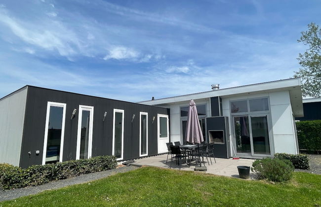 Modern Light Chalet 15km From Alkmaar - Photo 1