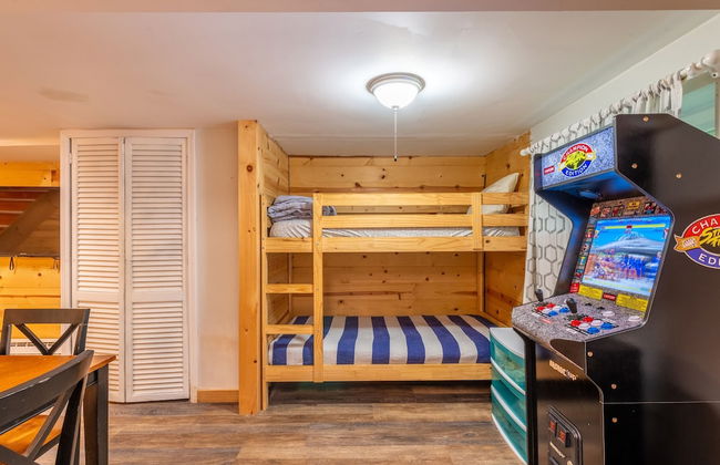 Sasa by Avantstay Deck Fire Pit Near Lake - Photo 21