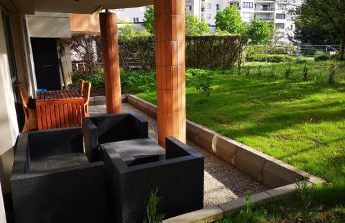 Bel Appartement avec jardin privé au calme - Photo 2