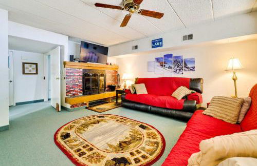 1 Mi to Big Boulder Lakefront Unit with Pool Access - Foto 6
