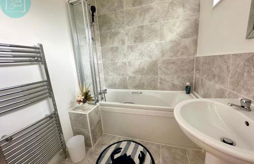 Charming 2BR Swinton House -Close to Manchester City Center - Foto 34