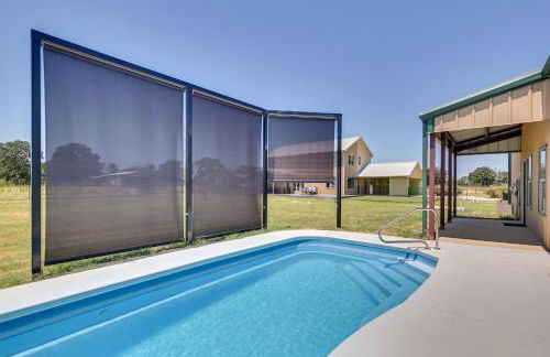 26-Acre Pilot Point Ranch Home with Pool and Mini Golf - Foto 35