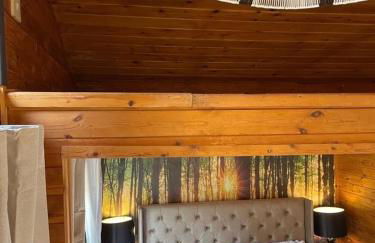 Otter 1 - Private Hot Tub - Bali Inspired Lodge - Bath - Longleat - Wiltshire - Photo 49