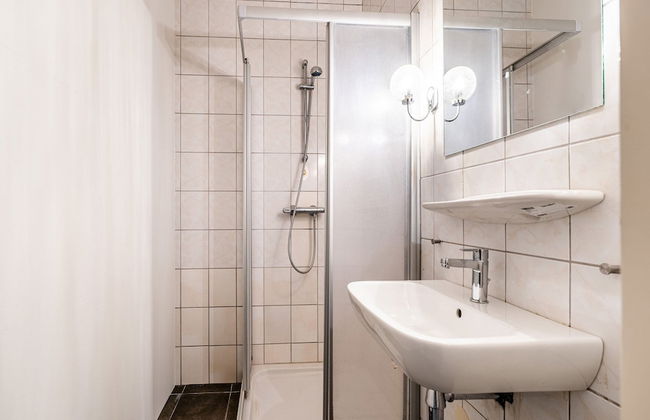 Spacious Farmhouse in Silvolde With Garden - Photo 21