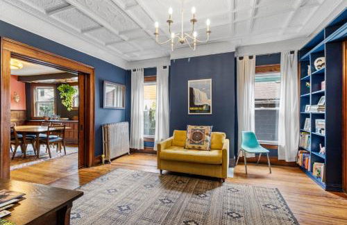 Historic & Spacious 3 Bedroom Family Gem on Peaceful Street - Foto 37