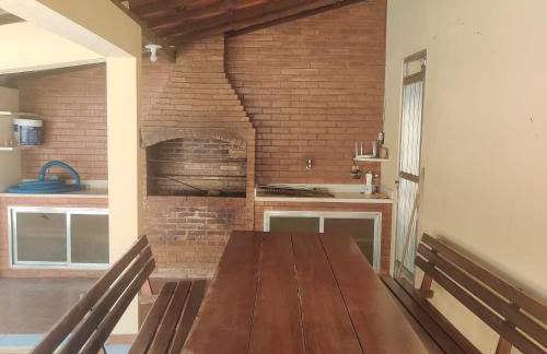 Casa muito espaçosa privativa com Piscina, Churrasqueira e área gourmet - Foto 7