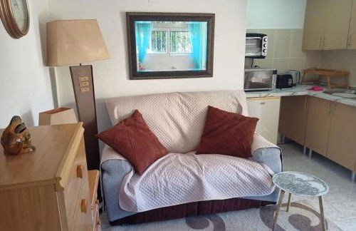 Alicante 1 bed apartment free parking and Netflix, min stay 11 nights seasonal rental - Foto 8