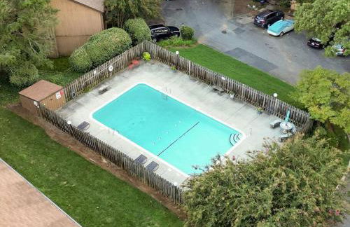 Grey Sapphire Hideaway - 2BR 2BA w Arcade & Pool - Foto 17