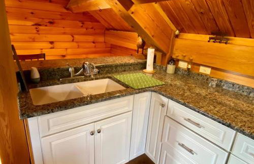 Spacious Salmon River Waterfront Lodge for 6 - Foto 12