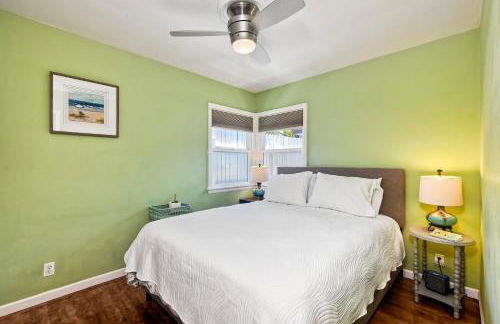 Walk To Beach - EV Charger - Outdoor Dining - 2BR - Photo 27