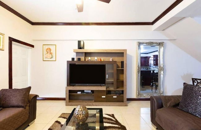 Loft - Sleeps 4 - Parking - Balcony - Photo 10