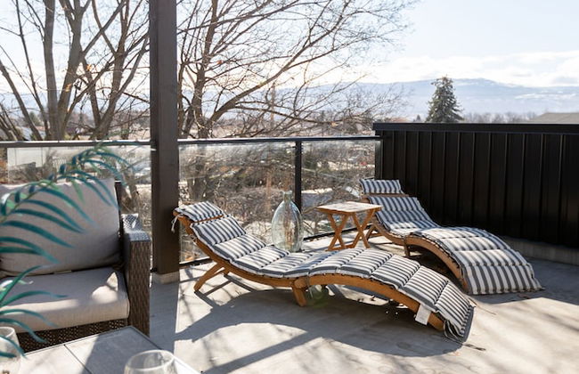 DT 3-lvl Townhouse w Rooftop Patio - Photo 29