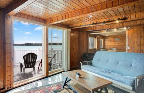 Fife Lake 2BR Getaway with Hot Tub - Foto 5