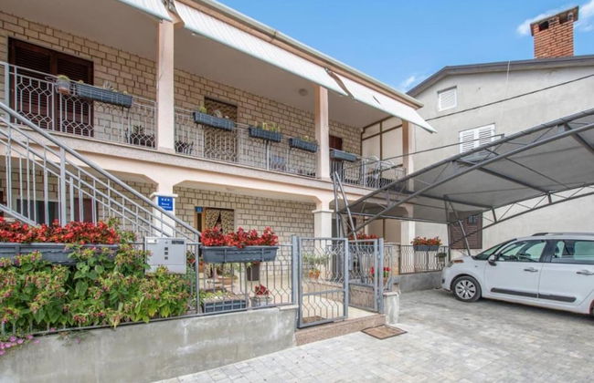 Comfortable Apartment in Umag With Parking Space - Photo 1