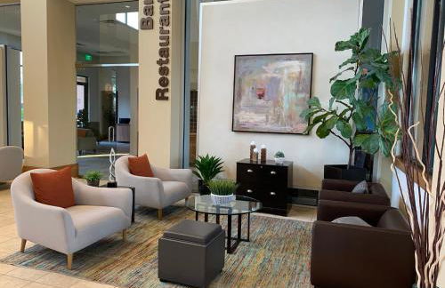 Spacious 4 BR Townhouse with 2 King Size Master Bedrooms, 3 miles to Disney, Free WiFi and Free Parking - Foto 20