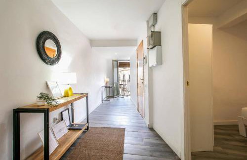 31ARA1092- Newly Refurbished 2BR Flat in the Gothi - Photo 12