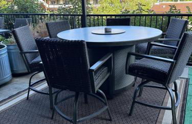 Lakeside luxury with hot tub and pool - Foto 30